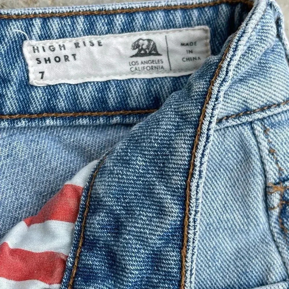 Bullhead High Rise short, Pocket Distress Rolled Hem denim jean. Size 7 - Picture 10 of 13